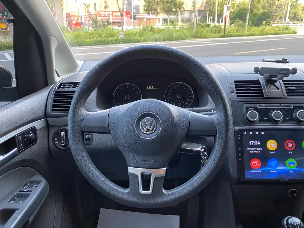 Volkswagen Touran 2015 — фото 13