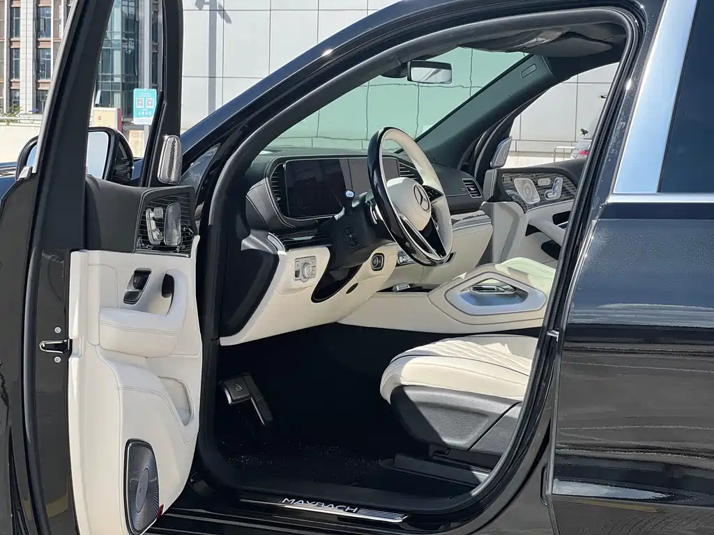 Mercedes-Benz GLS 2024