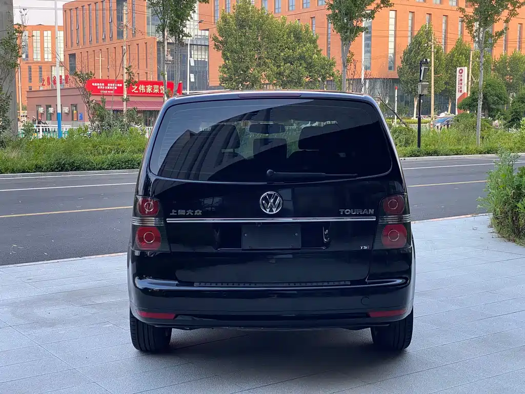 Volkswagen Touran 2015 — фото 8