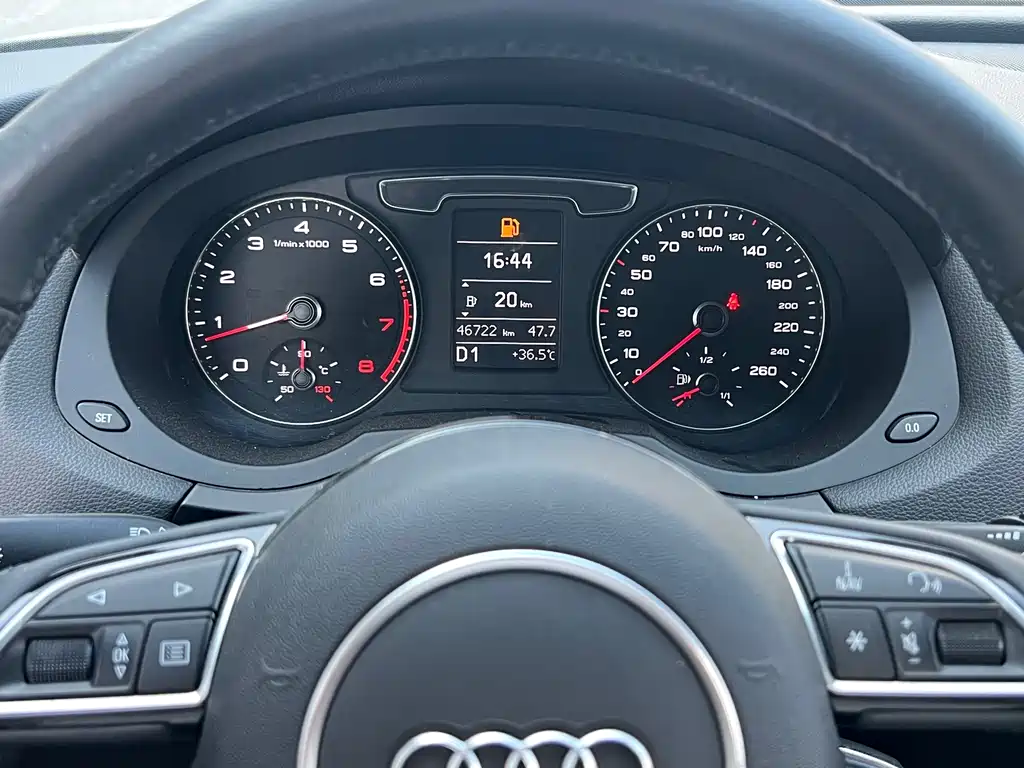 Audi Q3 2018 — фото 17