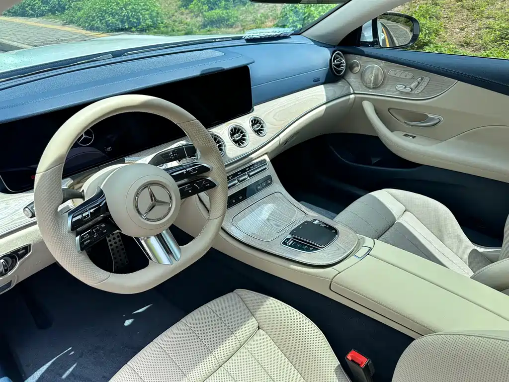 Mercedes-Benz E-Class 2022