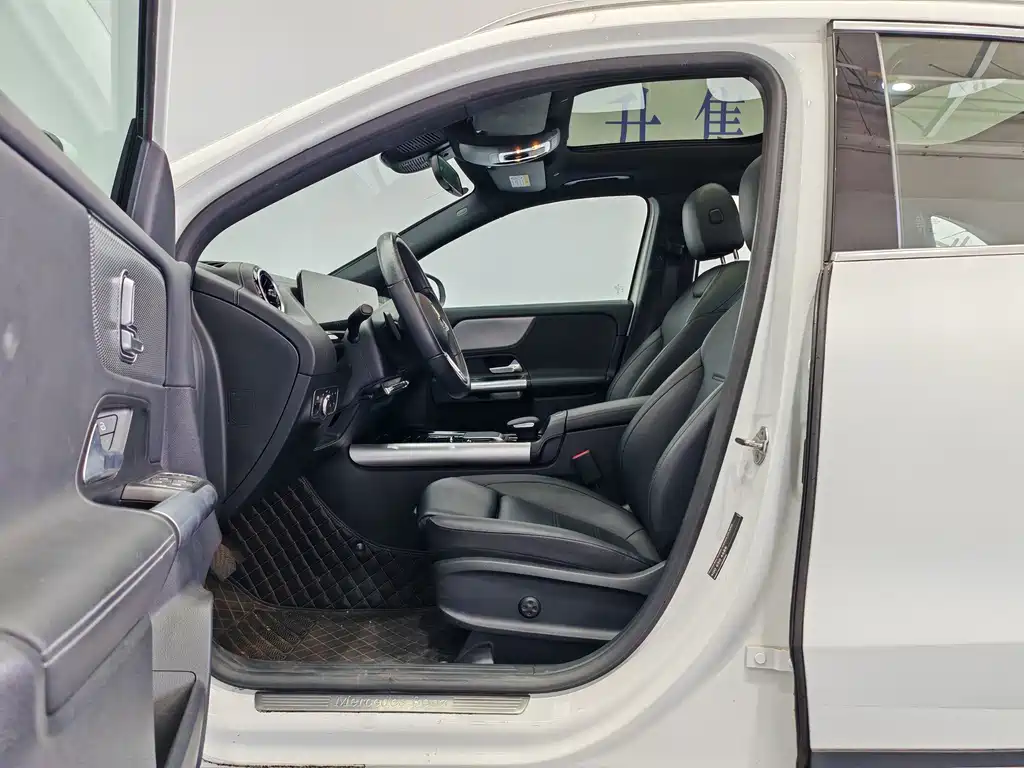 Mercedes-Benz GLA 2023 — фото 11