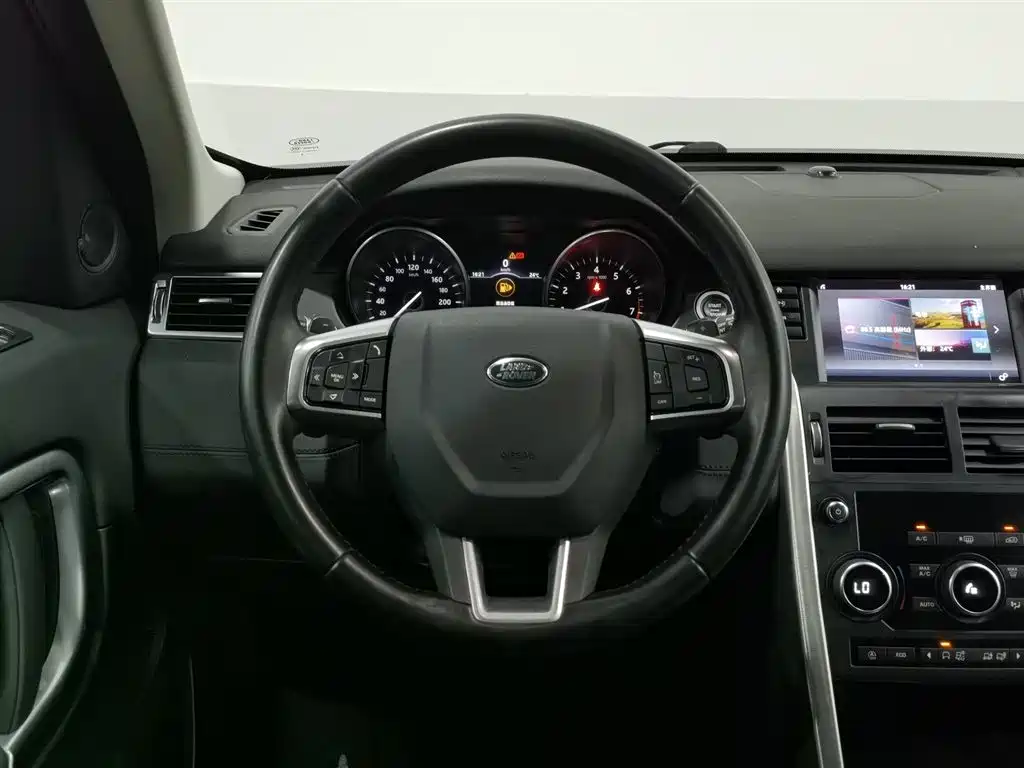 Land Rover Discovery Sport 2018 — фото 11