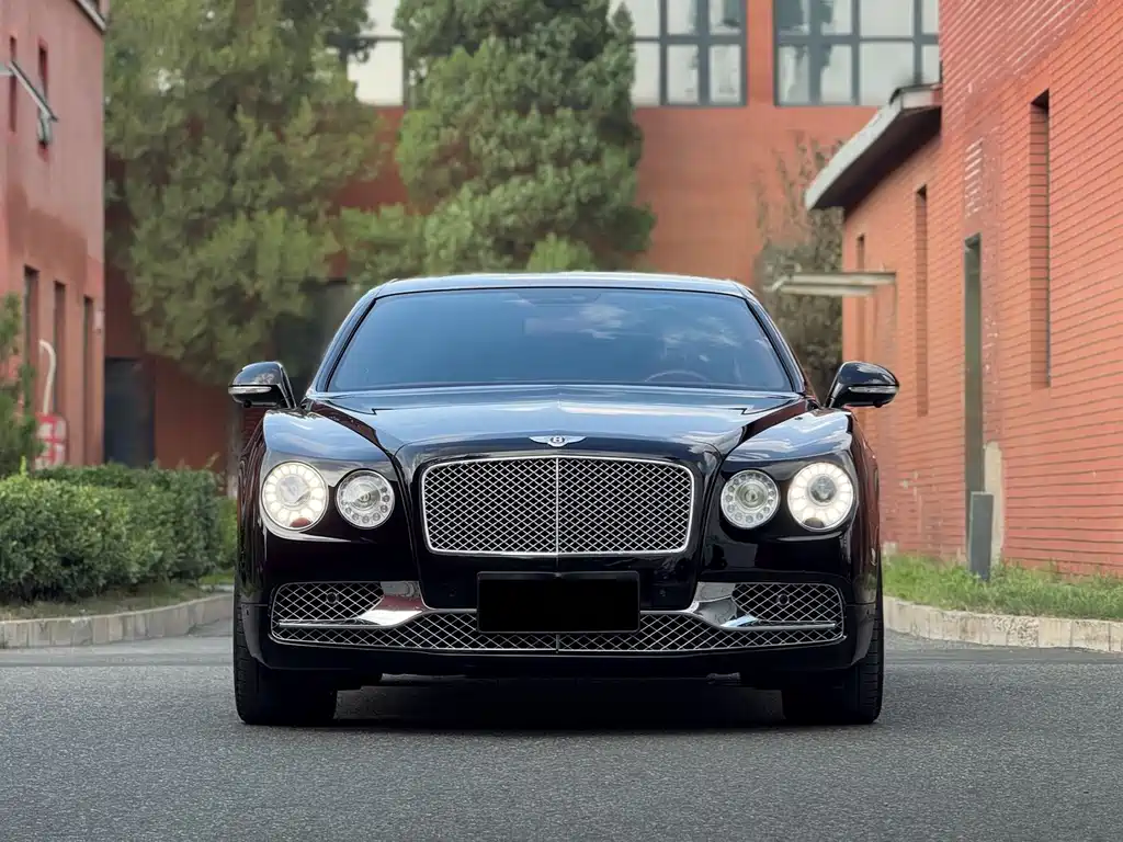 Bentley Flying Spur 2018 — фото 2