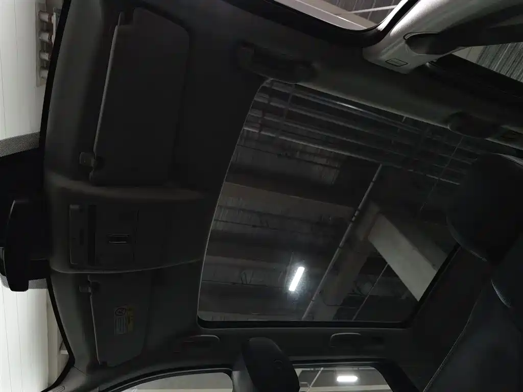 Land Rover Discovery Sport 2018 — фото 14