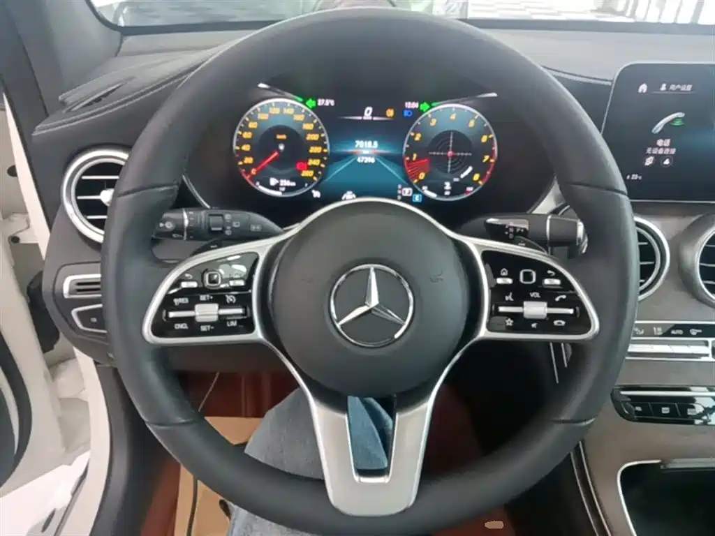 Mercedes-Benz GLC 2020 — фото 11