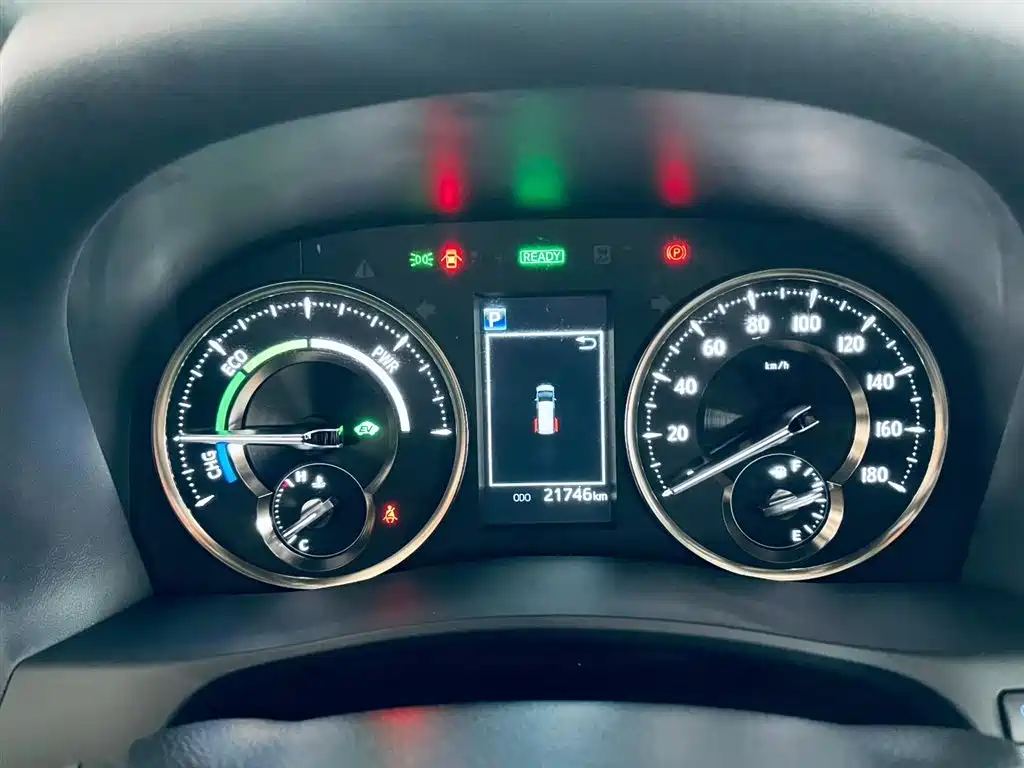 Toyota Vellfire 2022 — фото 12