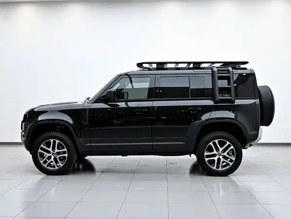Land Rover Defender 2024