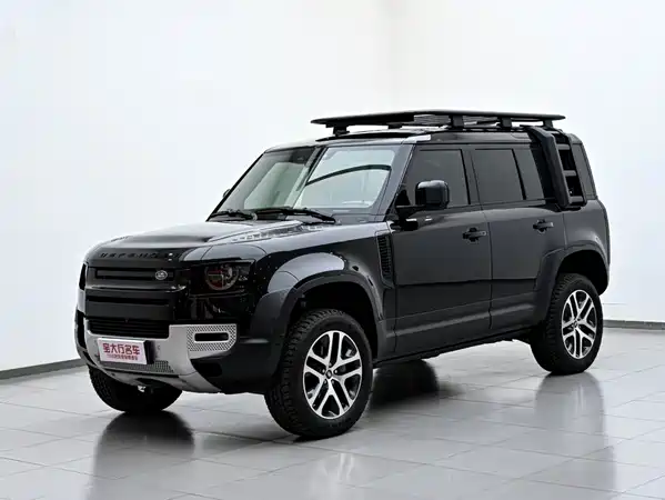 Land Rover Defender 2024