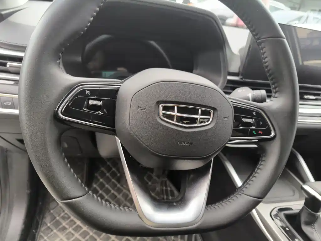 Geely Emgrand 2021