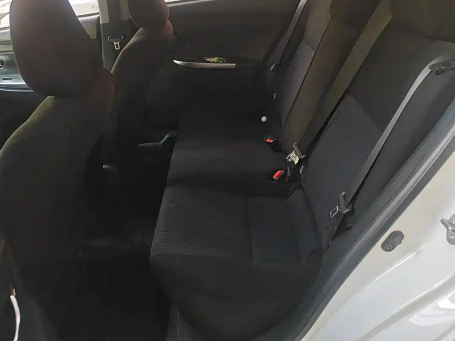 Toyota Yaris L 2016 — фото 11