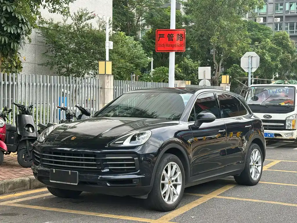 Porsche Cayenne 2018 — фото 1