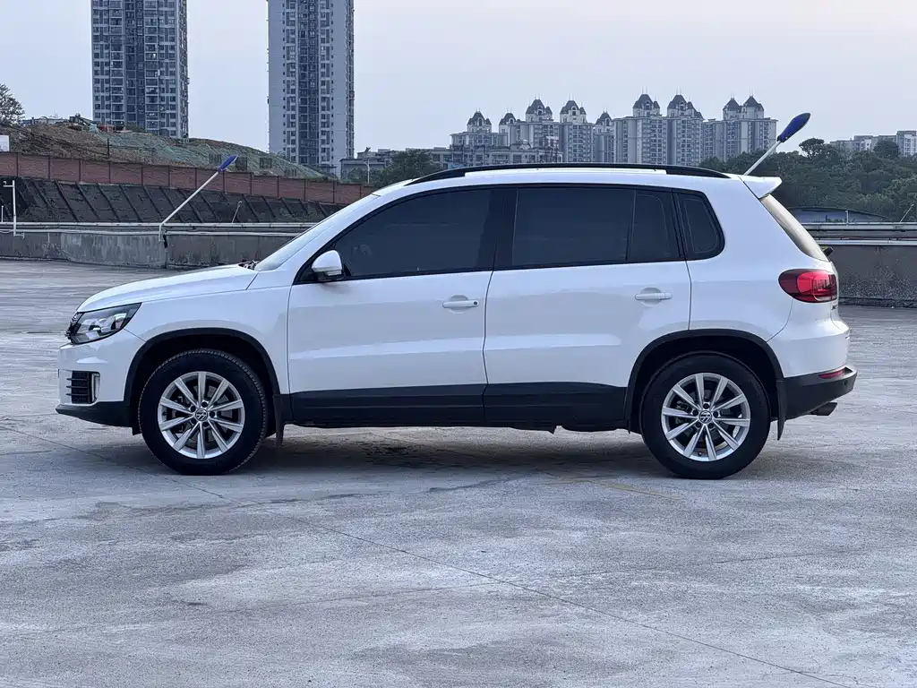 Volkswagen Tiguan 2018 — фото 8