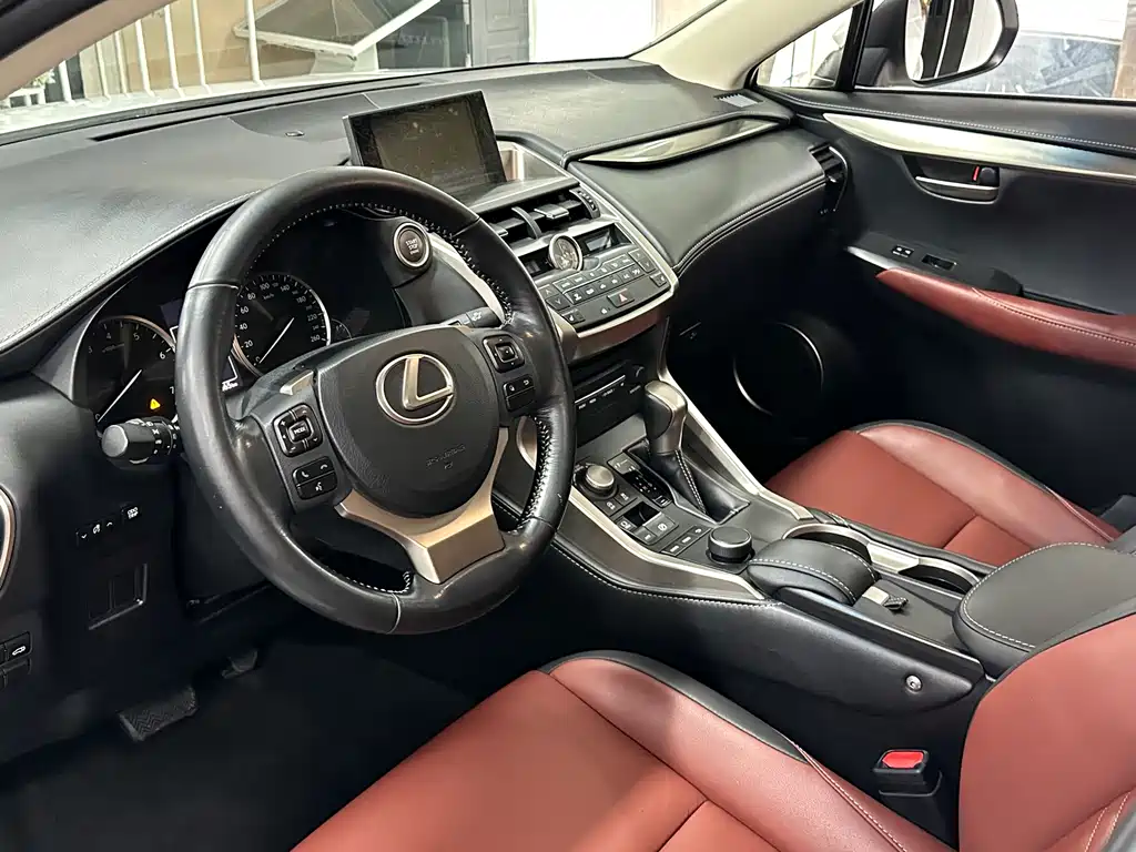 Lexus NX 2015 — фото 16