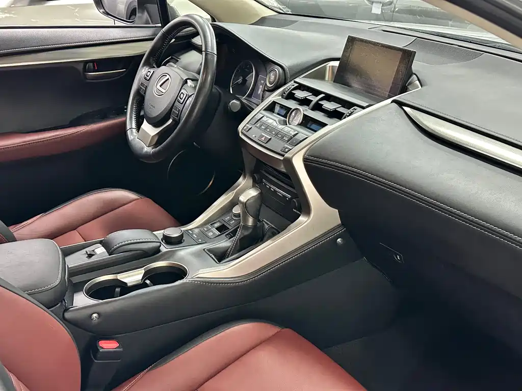 Lexus NX 2015 — фото 17