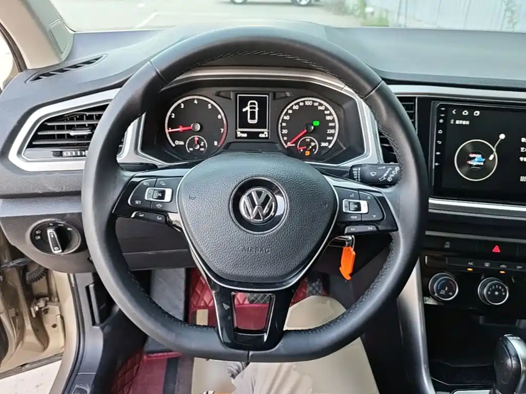 Volkswagen T-Roc 2020 — фото 11