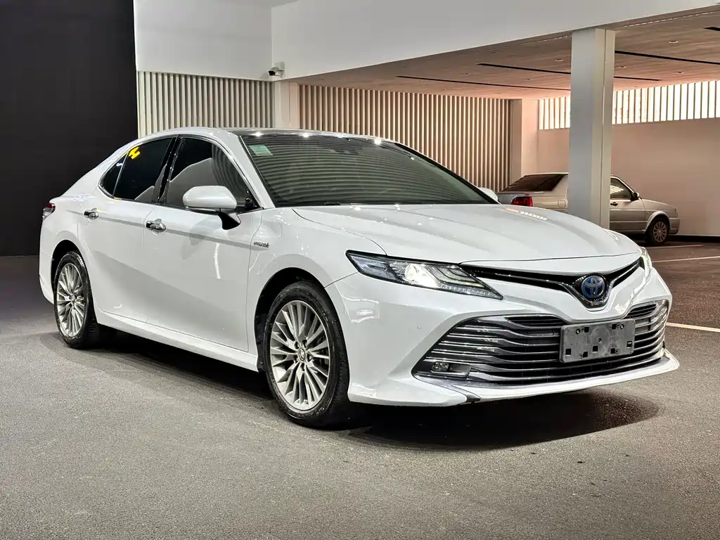 Toyota Camry 2020 — фото 3