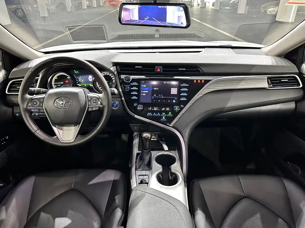 Toyota Camry 2020 — фото 9