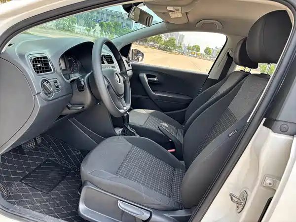 Volkswagen Polo 2015