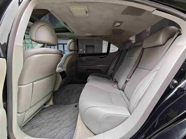 Lexus LS 2006