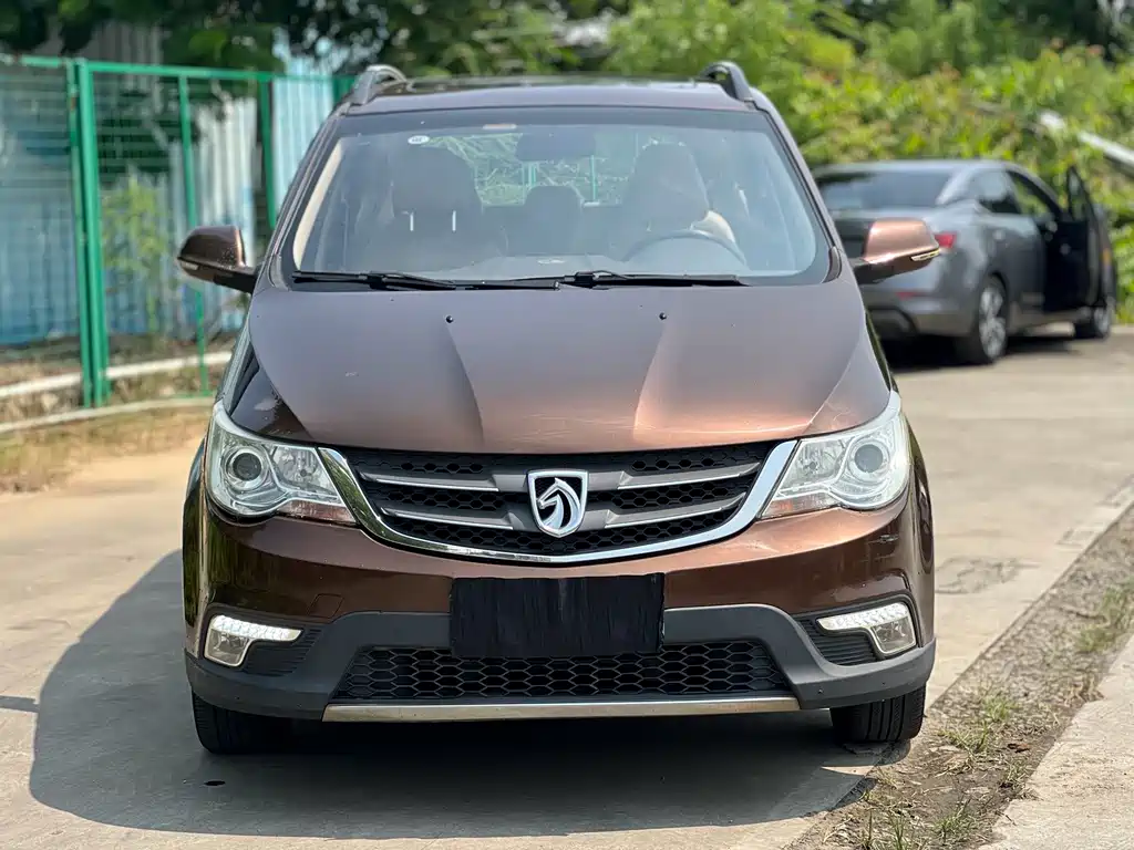 Baojun 730 2015