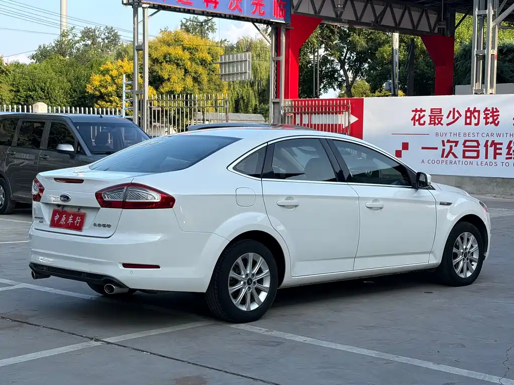 Ford Win 2015 — фото 17