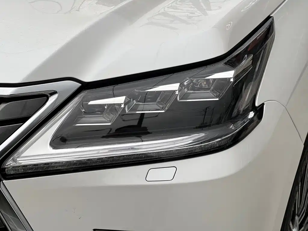 Lexus LX 2019
