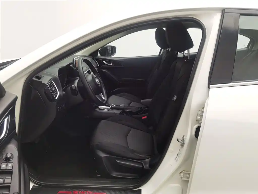 Mazda 3 Axela 2016 — фото 10