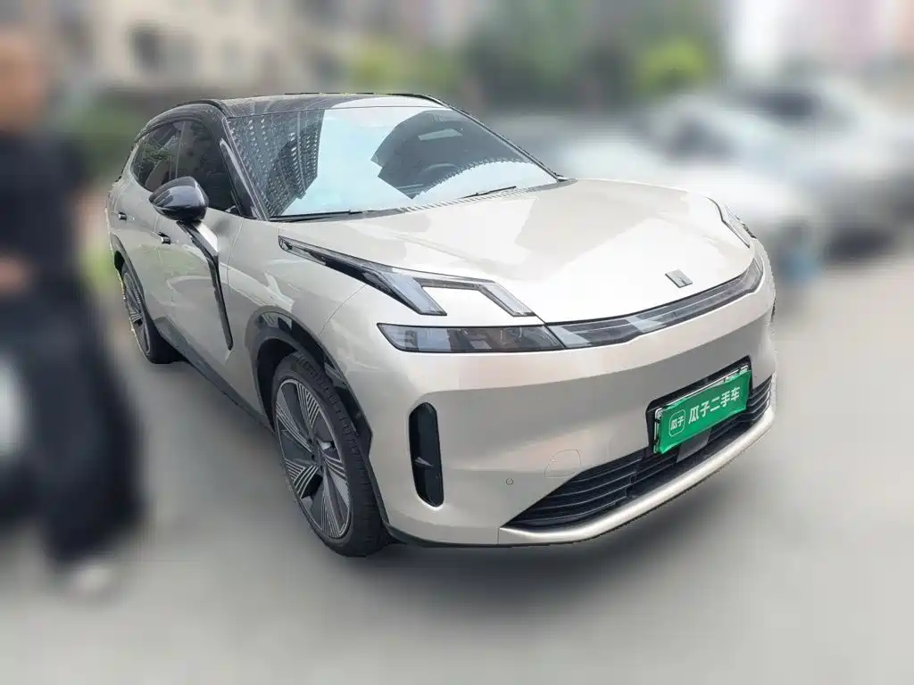 Lynk & Co 08 EM-P 2023 — фото 24