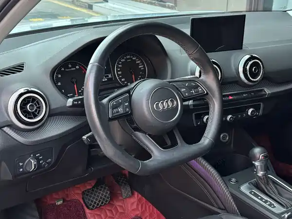 Audi Q2L 2022