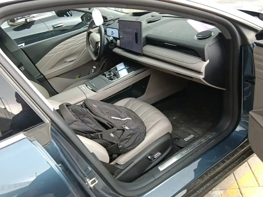 Geely Galaxy Starshine 8 2025 — фото 18
