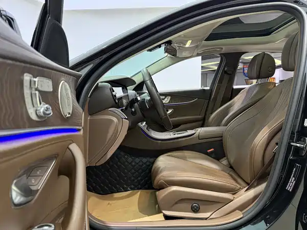 Mercedes-Benz E-Class 2022
