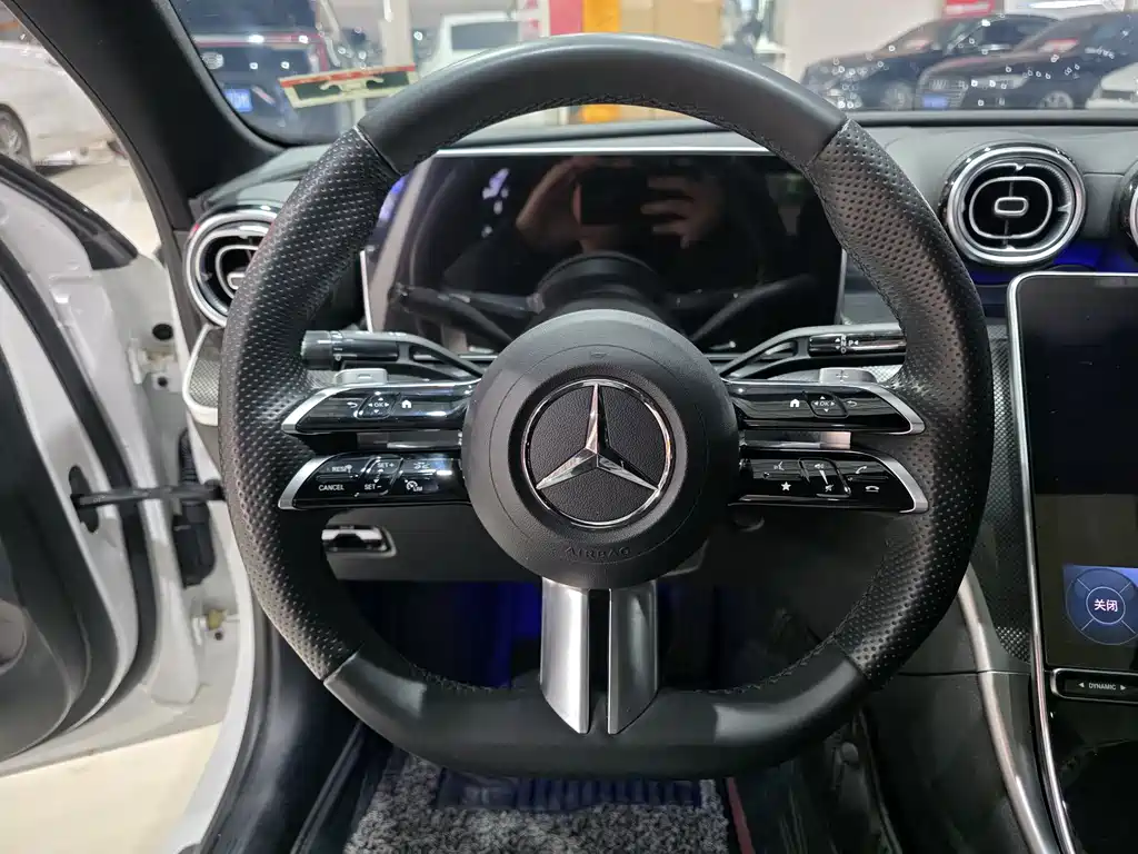 Mercedes-Benz C-Class 2023 — фото 8