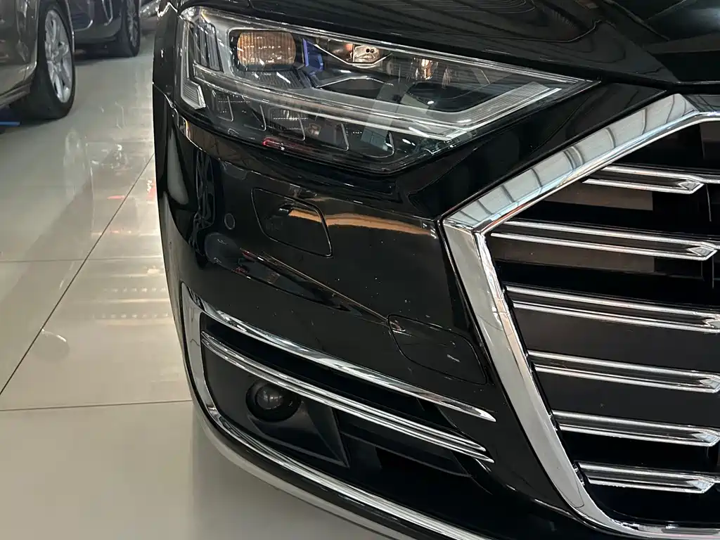 Audi A8 2019 — фото 16