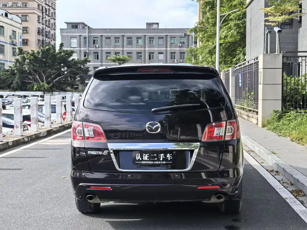 Mazda 8 2015