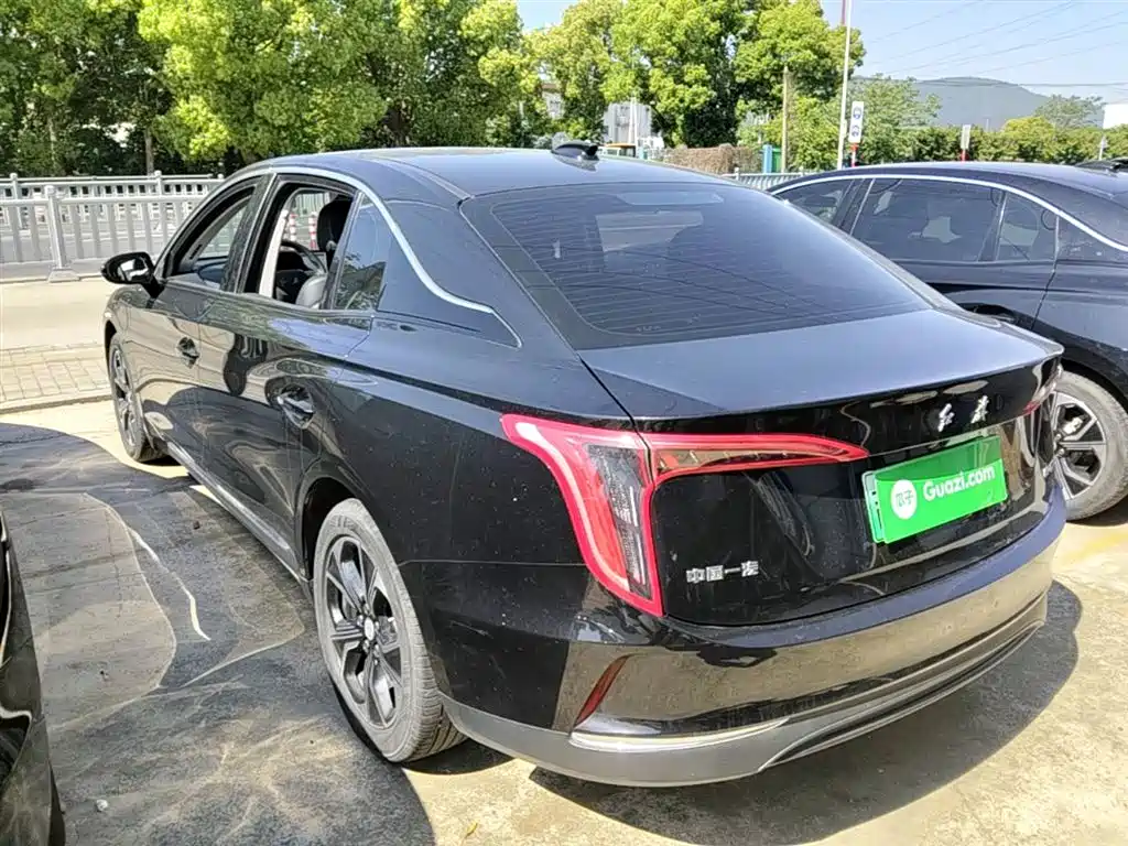 Hongqi E-QM5 2023 — фото 5