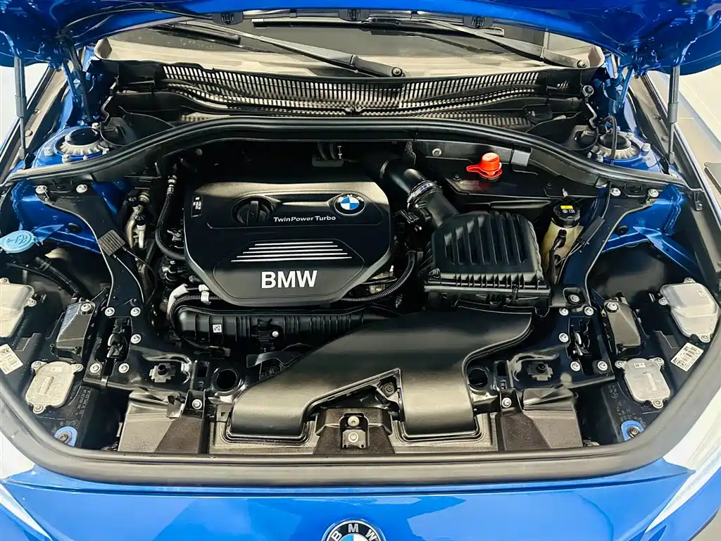 BMW 1 Series 2018 — фото 9