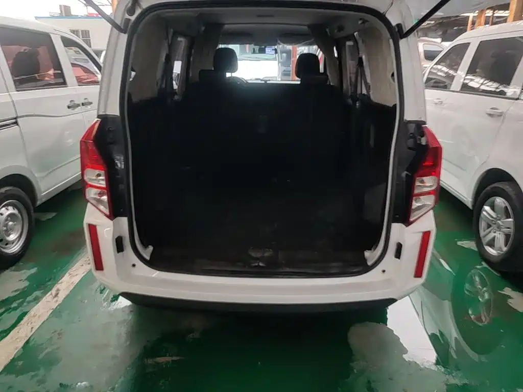 Wuling Hongguang PLUS 2023 — фото 19