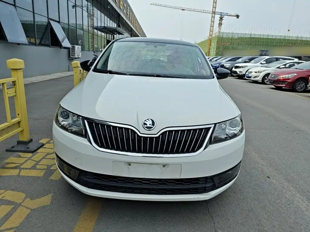 Skoda Rapid Spaceback 2015