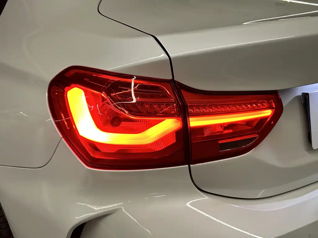 BMW 1 Series 2022 — фото 17
