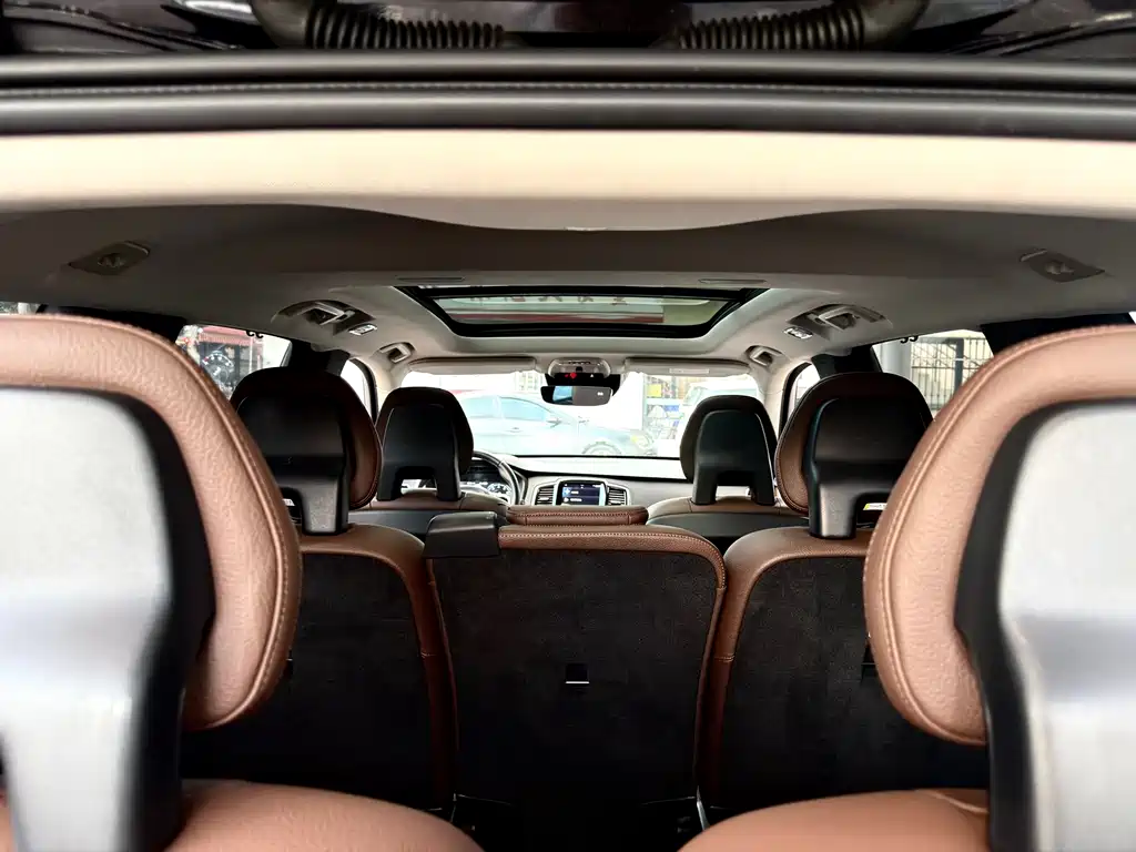 Volvo XC90 2020 — фото 19