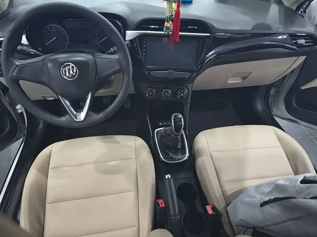 Buick Excelle 2018 — фото 10