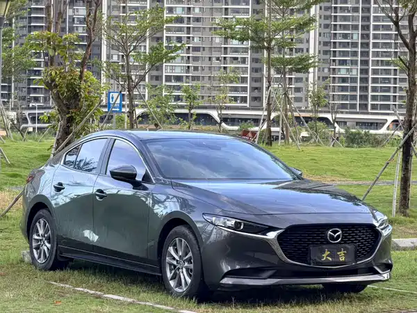 Mazda 3 Axela 2023