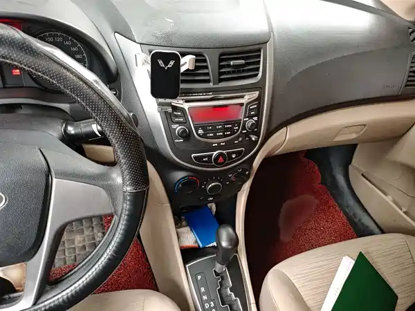 Hyundai Accent 2014