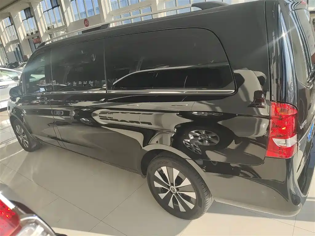 Mercedes-Benz Vito 2022 — фото 21