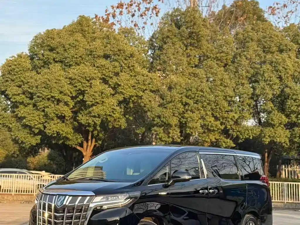Toyota Alphard 2022 — фото 2