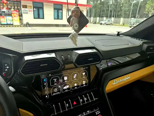 Lamborghini Urus 2022