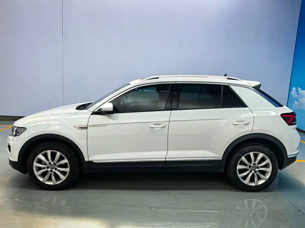 Volkswagen T-Roc 2021 — фото 9