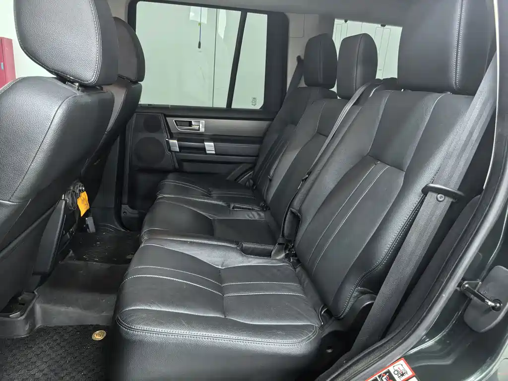 Land Rover Discovery 2010 — фото 14