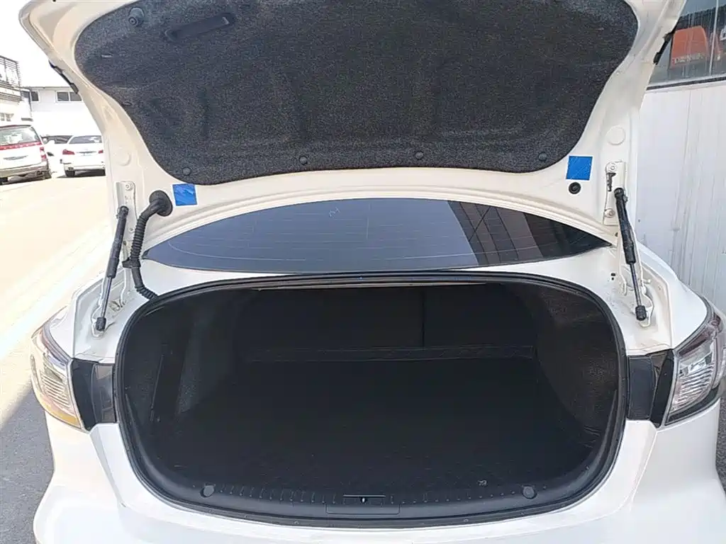 Mazda 3 Xingcheng 2015 — фото 19